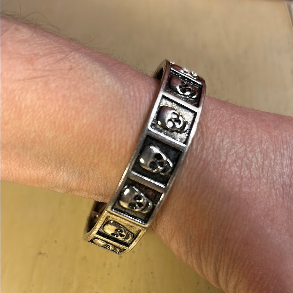 Novelty Skull Bracelet